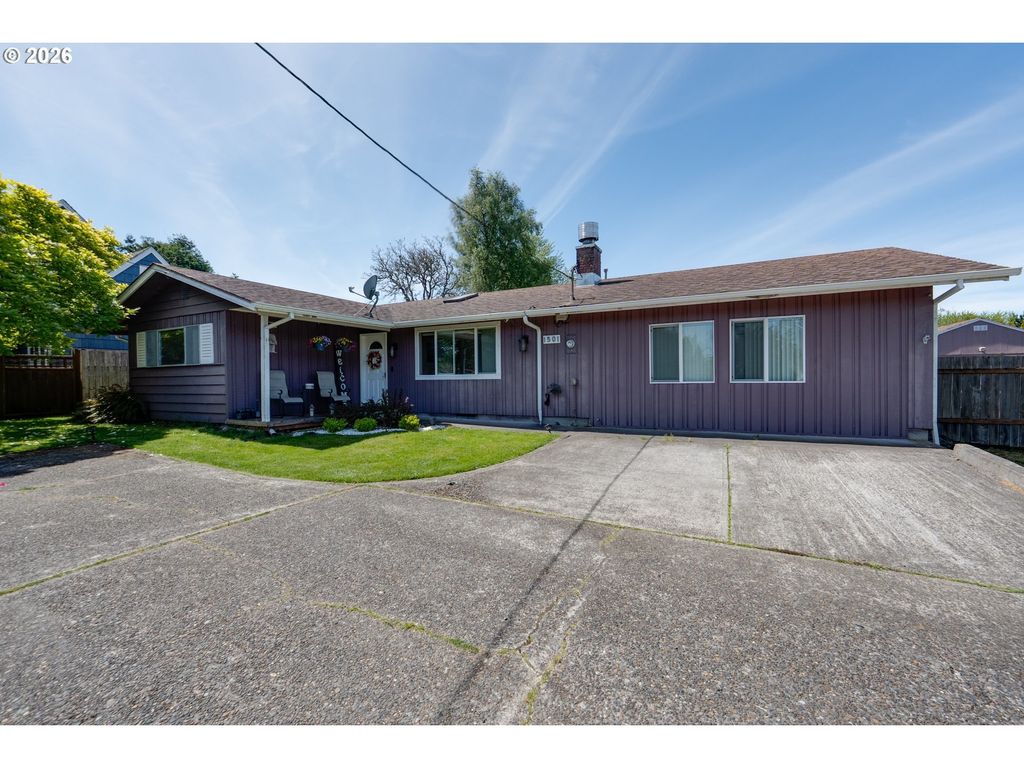 1501 S Main Ave, Warrenton