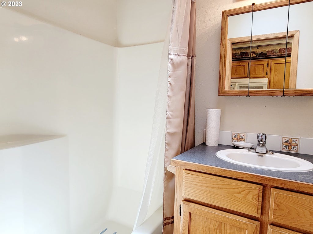 19921 Whaleshead Rd T6, Brookings OR Brookings Cabin Homes For Sale