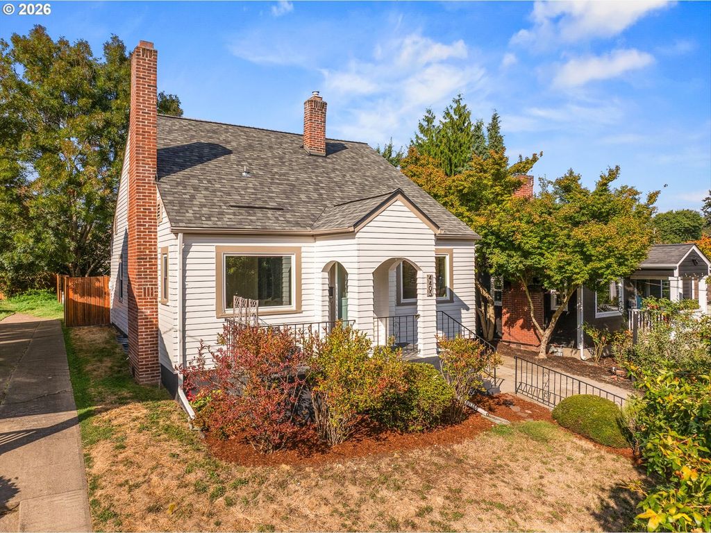 4405 Se Taggart St, Portland