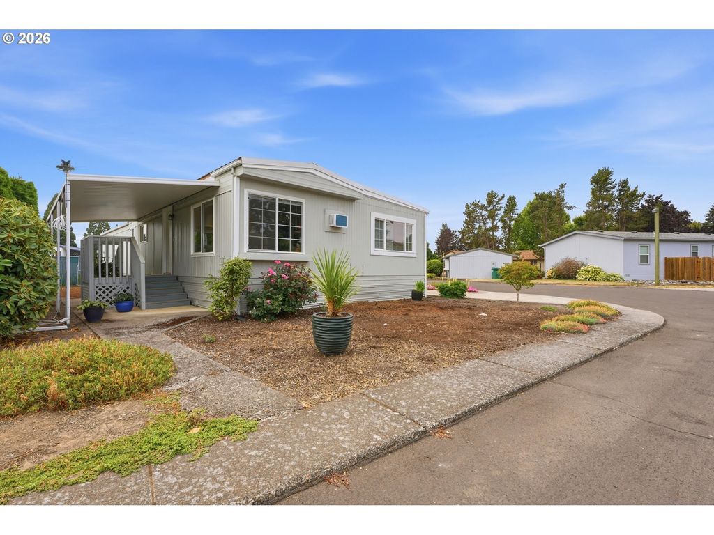 3486 Rainbow Loop 28, Hubbard