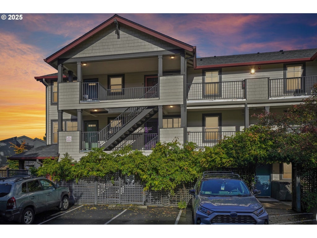 737 Ne 99th Ave 15, Portland