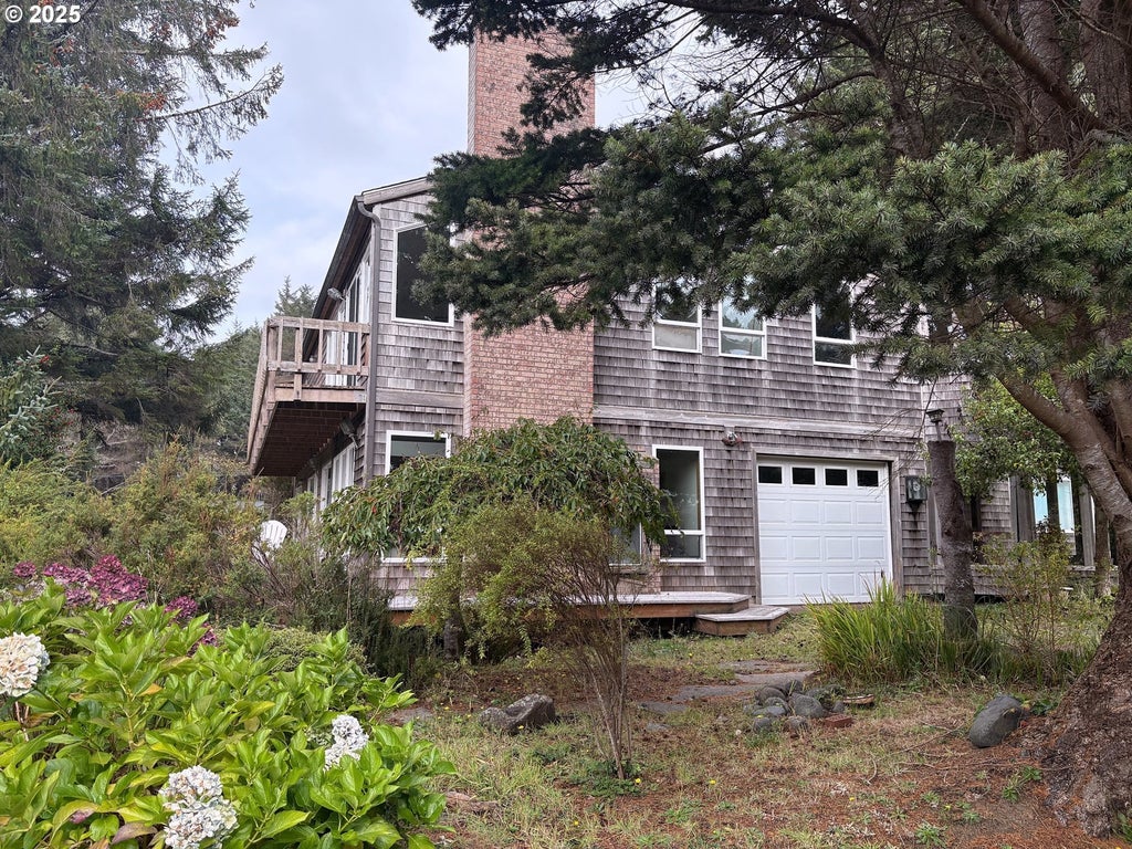 327 Lemwick Ln, Yachats