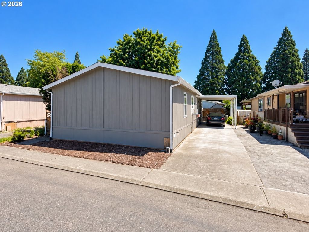 1400 S Elm St 83, Canby