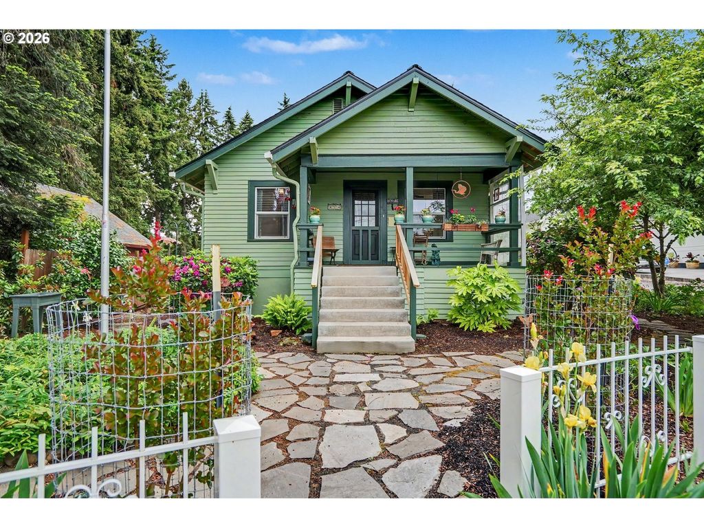 824 Chadwick St, Silverton