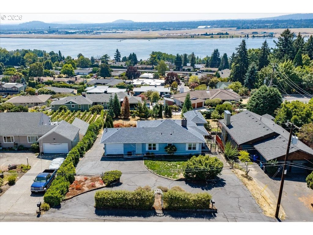 6807 Corregidor Rd, Vancouver