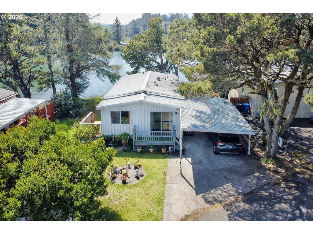 955 Ne Mill St A7, Waldport