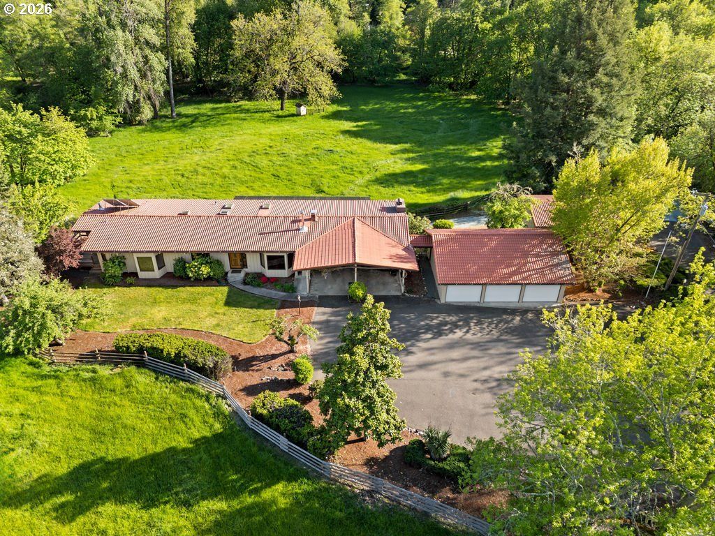 2233 Riverside Dr, Myrtle Creek