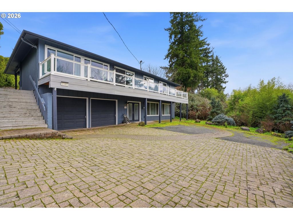 1101 E 33rd Pl, Vancouver
