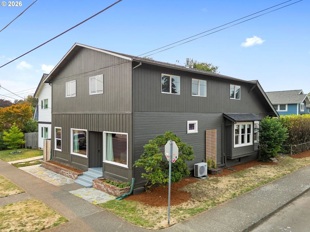 6504 Se Reedway St 1, Portland