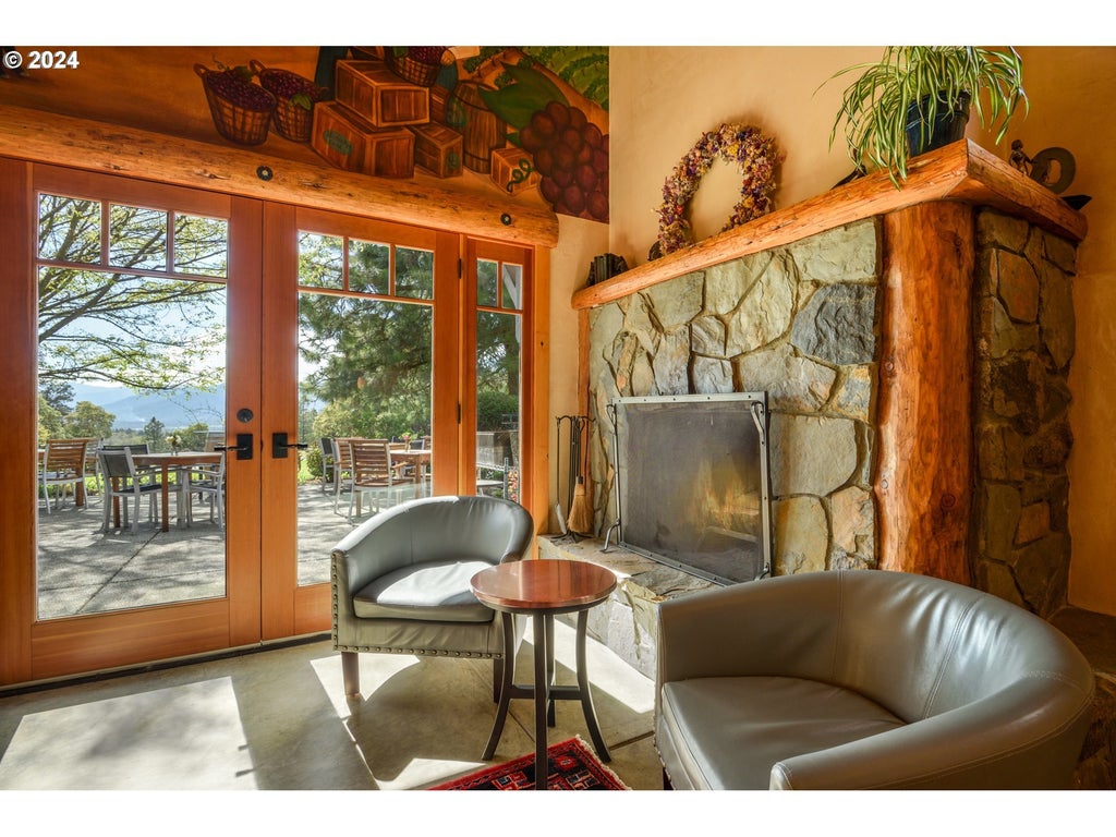 Listing photo for 818 Slagle Creek Rd, Grants Pass, OR, Log Cabin home for sale