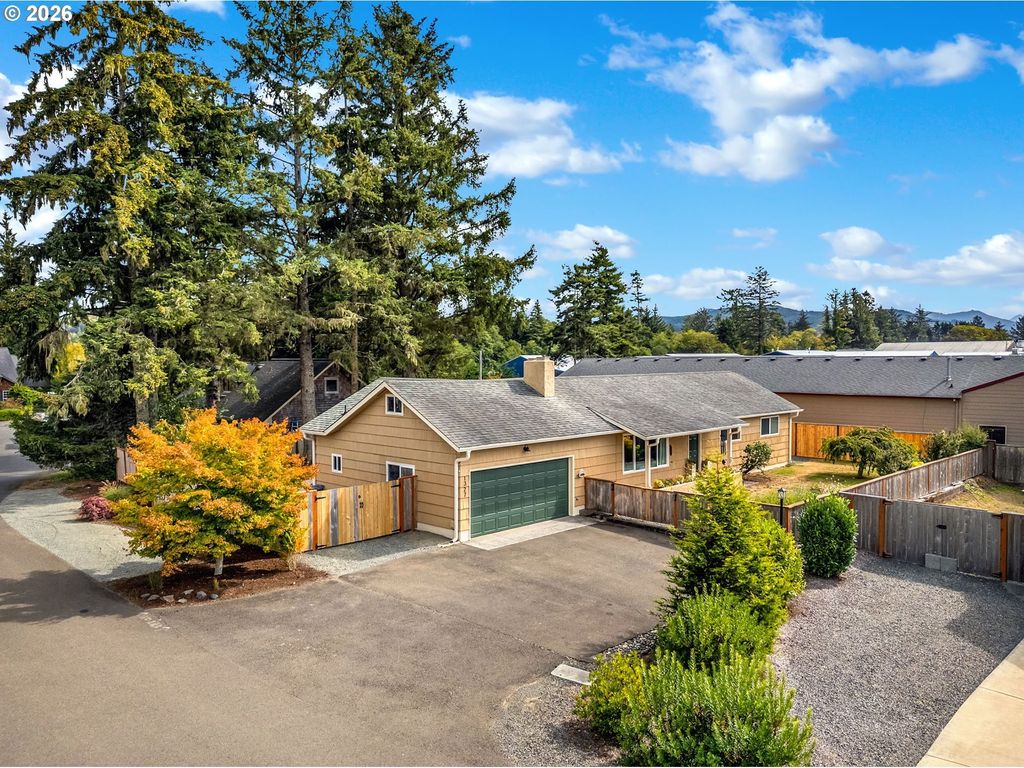 1327 Sea Ridge Ln, Gearhart
