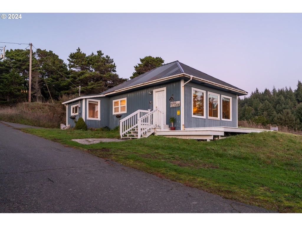 610 Deady St, Port Orford