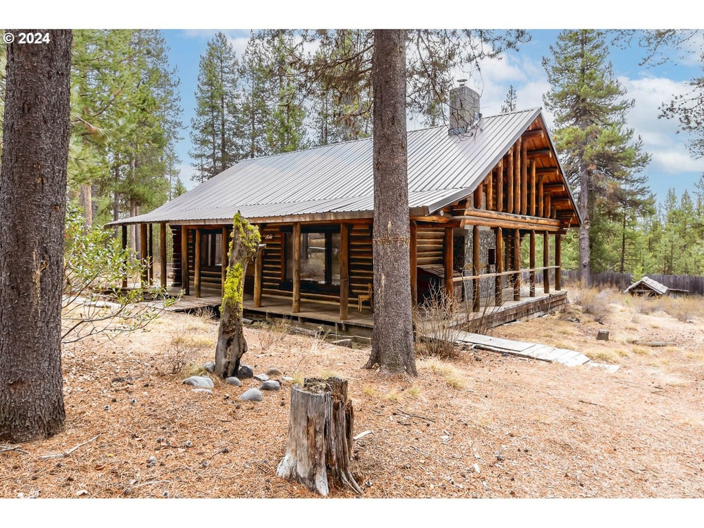 18009 Hwy 58, Crescent Lake