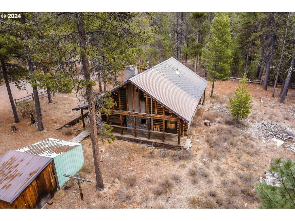 18009 Hwy 58, Crescent Lake OR Crescent Lake Log Cabin Homes For Sale