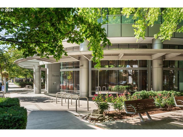 3601 S River Pkwy 902, Portland