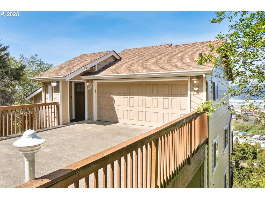 333 Pacific View Dr, Rockaway Beach