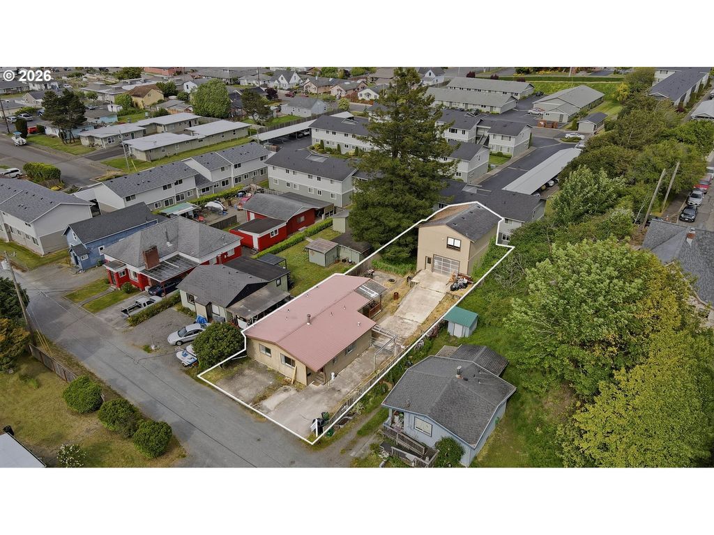 354 S 9th Ct, Coos Bay