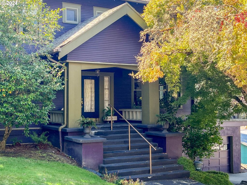1235 Se Cass Ave, Roseburg