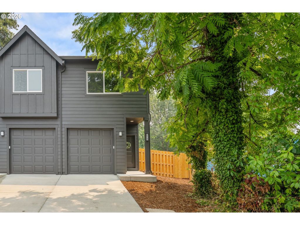 14142 Holcomb Blvd, Oregon City