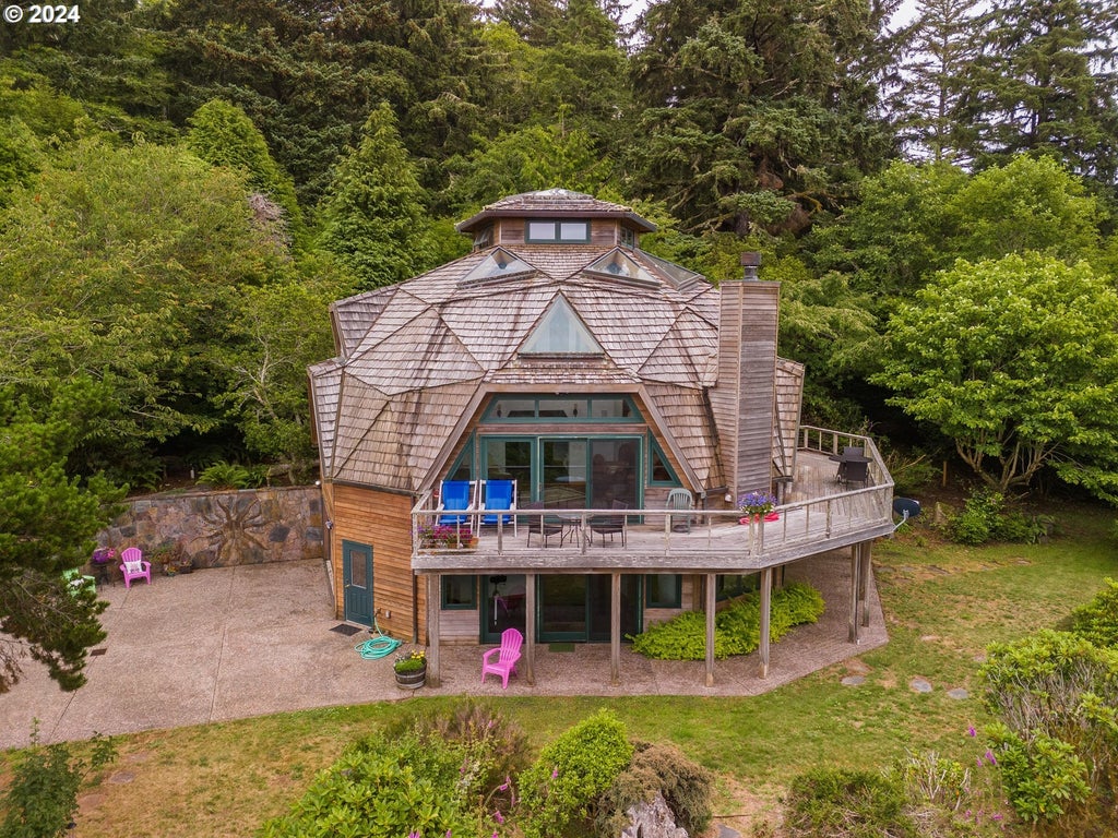 46615 Highway 101, Neskowin