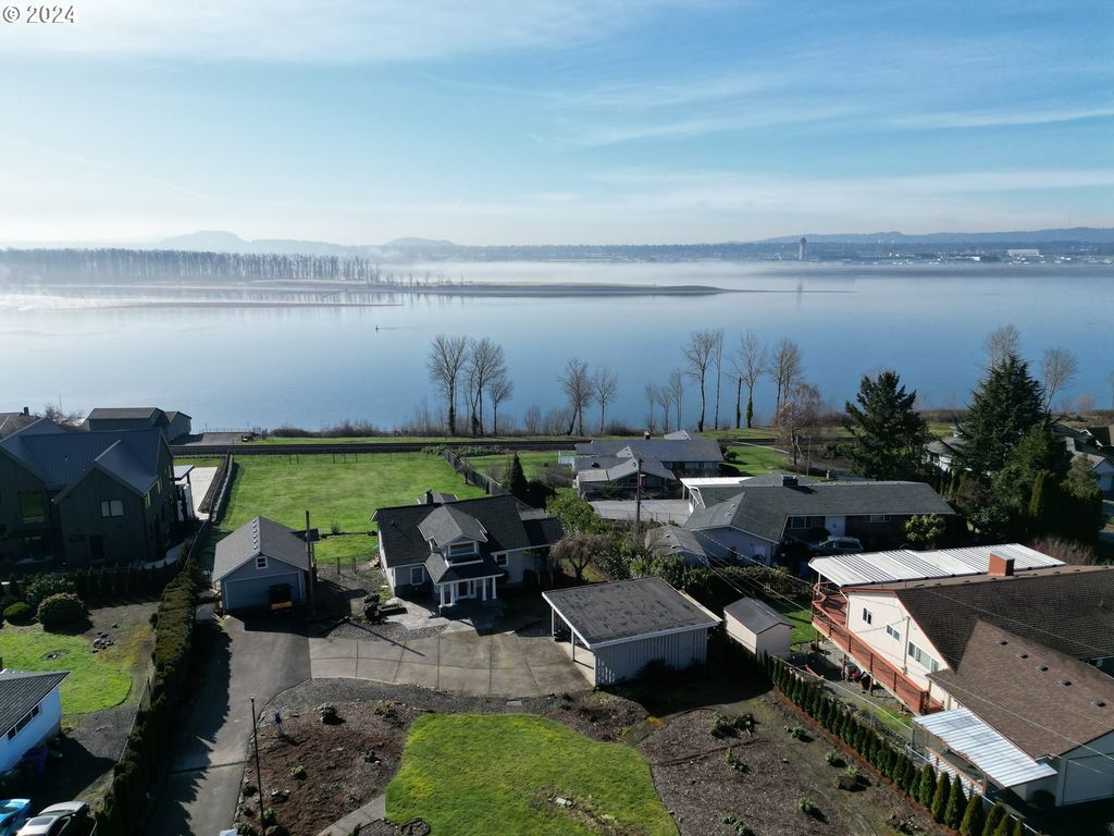 9917 Se Evergreen Hwy, Vancouver