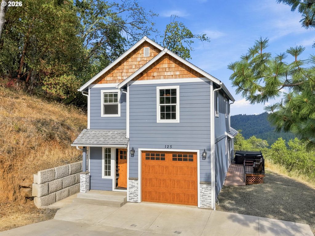 125 Eagle Dr, Roseburg