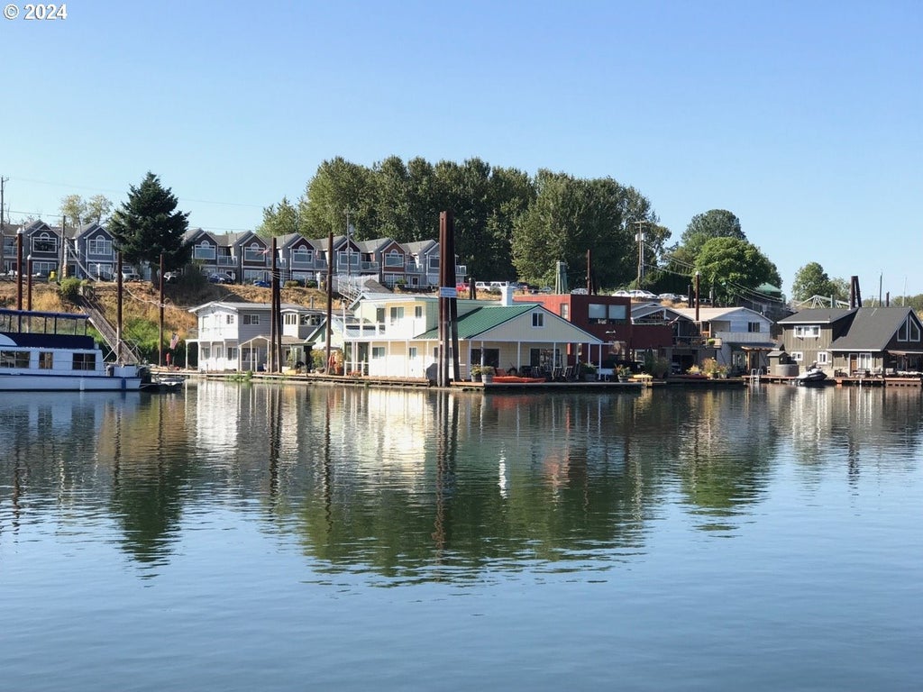 415 N Bridgeton #a, Portland