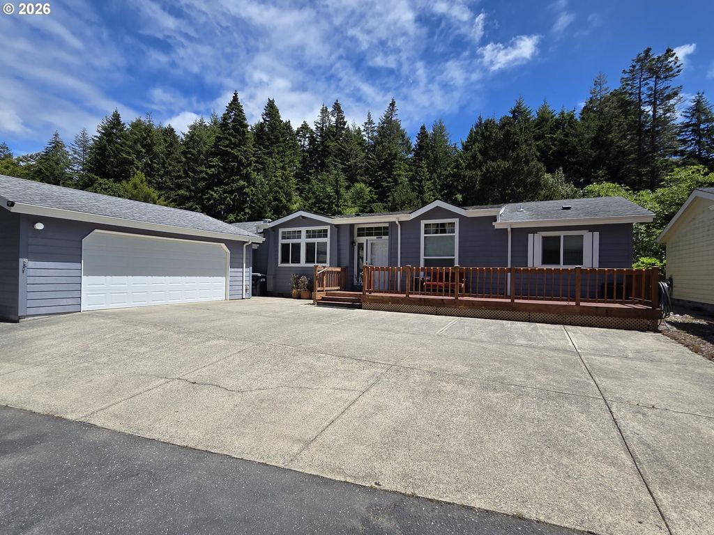 29315 Dottie Ln, Gold Beach