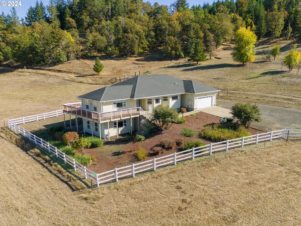 18235 Dixonville Rd, Roseburg