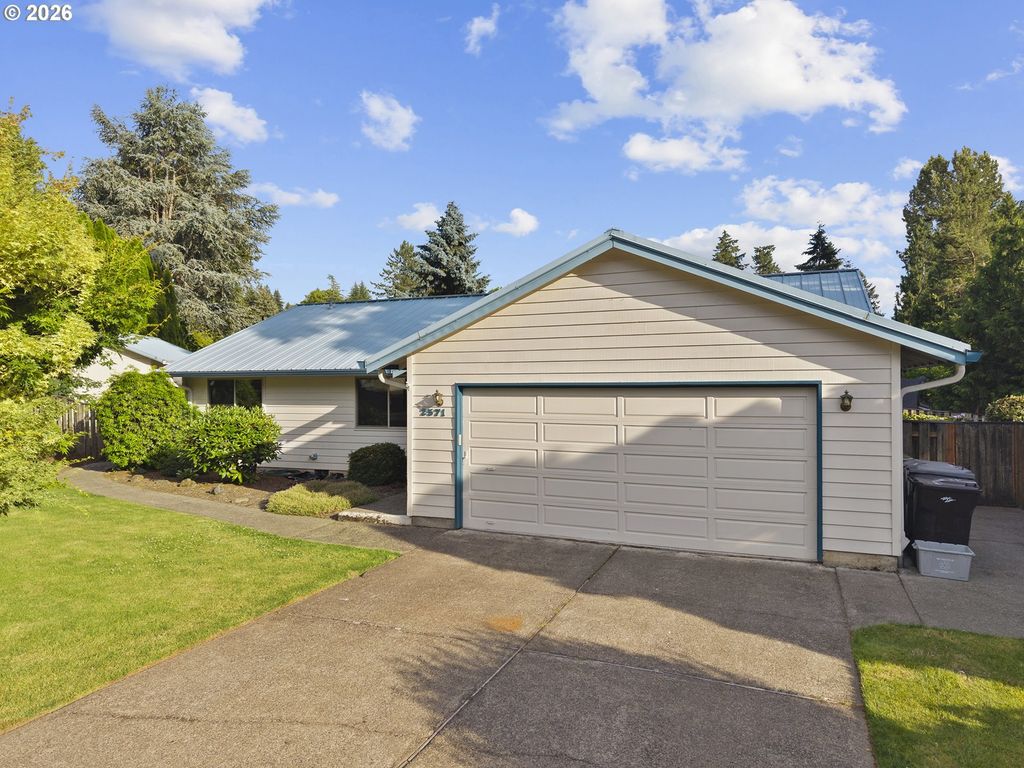 2571 Troy Ct, West Linn