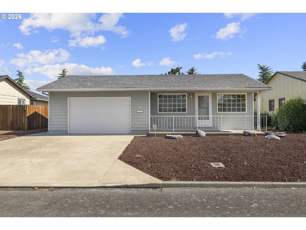 540 W Clackamas Cir, Woodburn