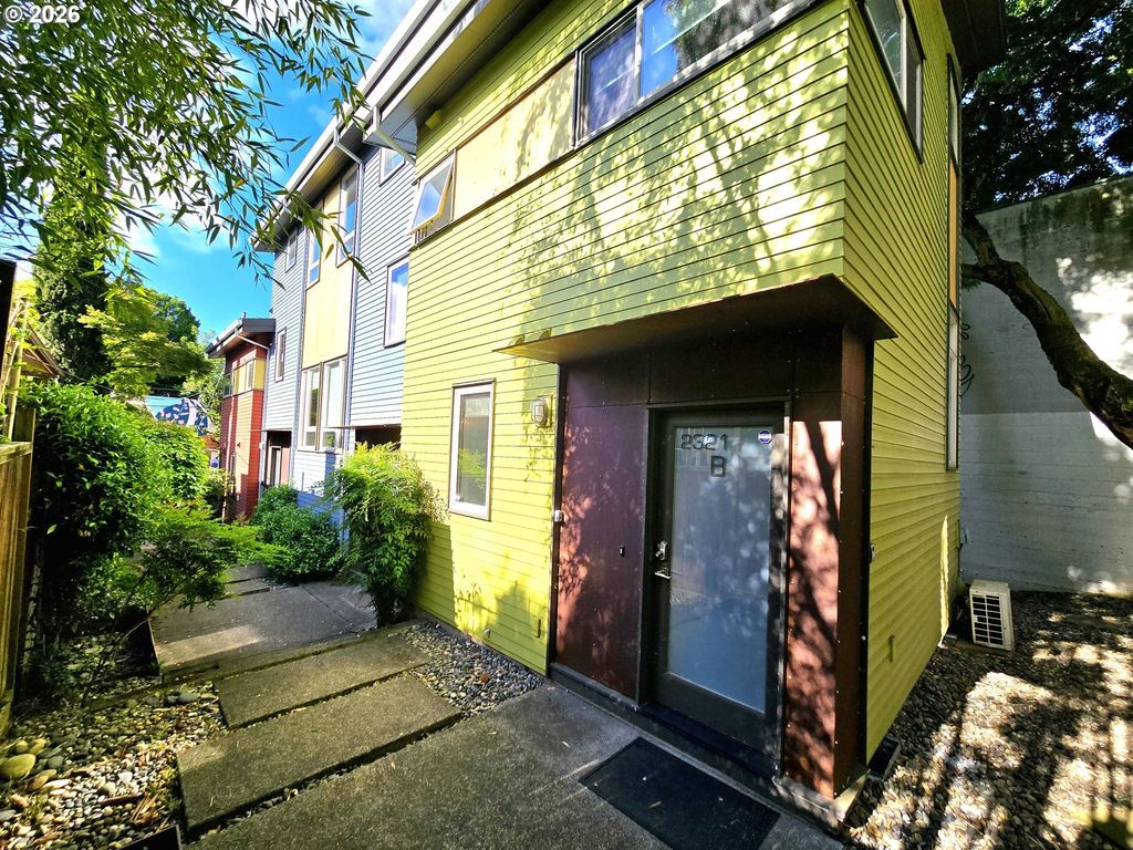 2321 Se Belmont St, Portland
