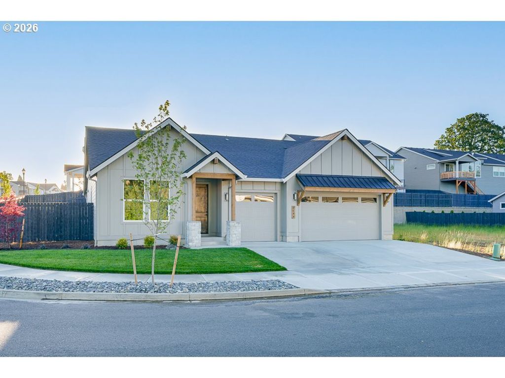 1144 N 41st Pl, Ridgefield