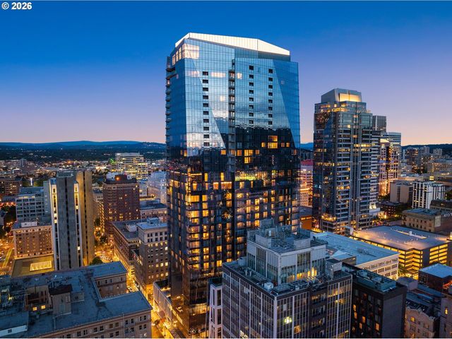 550 Sw 10th Ave 2405, Portland