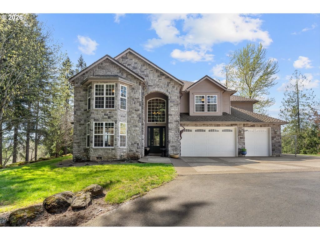 22211 S Big Cedar Ln, Beavercreek