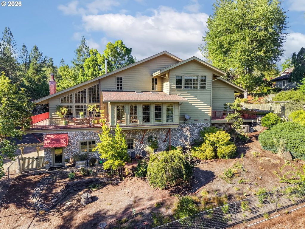 173 Songbird Ct, Roseburg