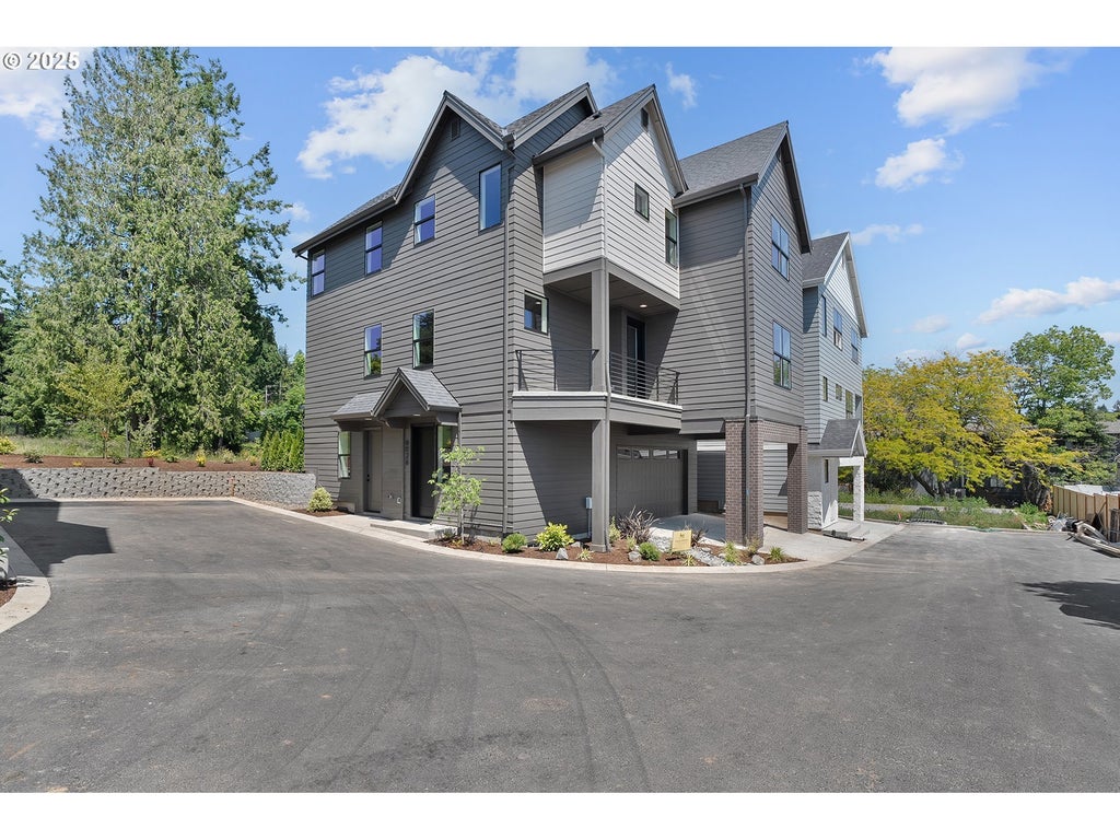 6026 Sw 18th Dr, Portland