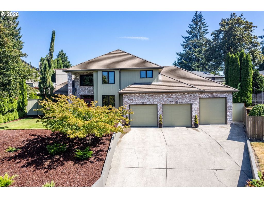 2538 E Lynnwood Dr, Longview