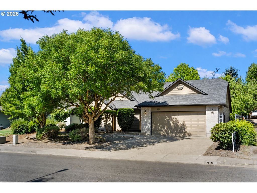 891 Whitetail Deer St, Salem