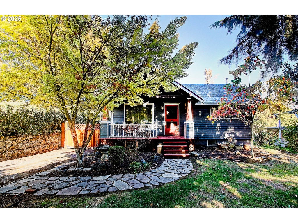 911 9th St, Oregon City