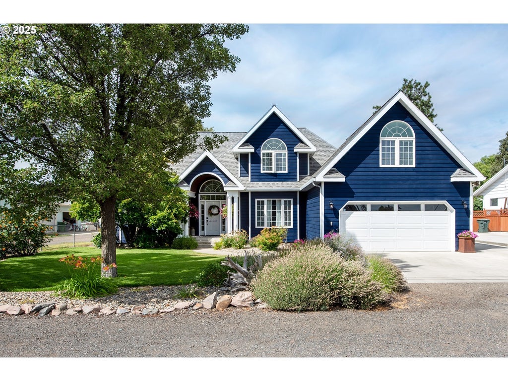 2311 E L Ave, La Grande