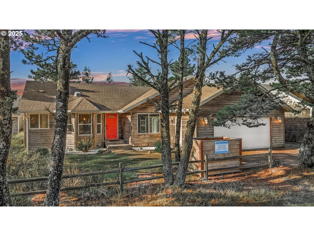 34320 Cape Kiwanda Dr, Pacific City