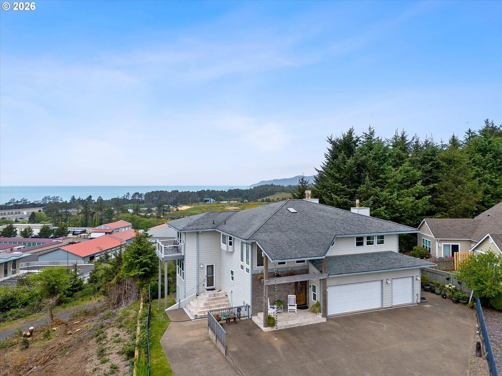 275 Ne 71st Pl, Newport