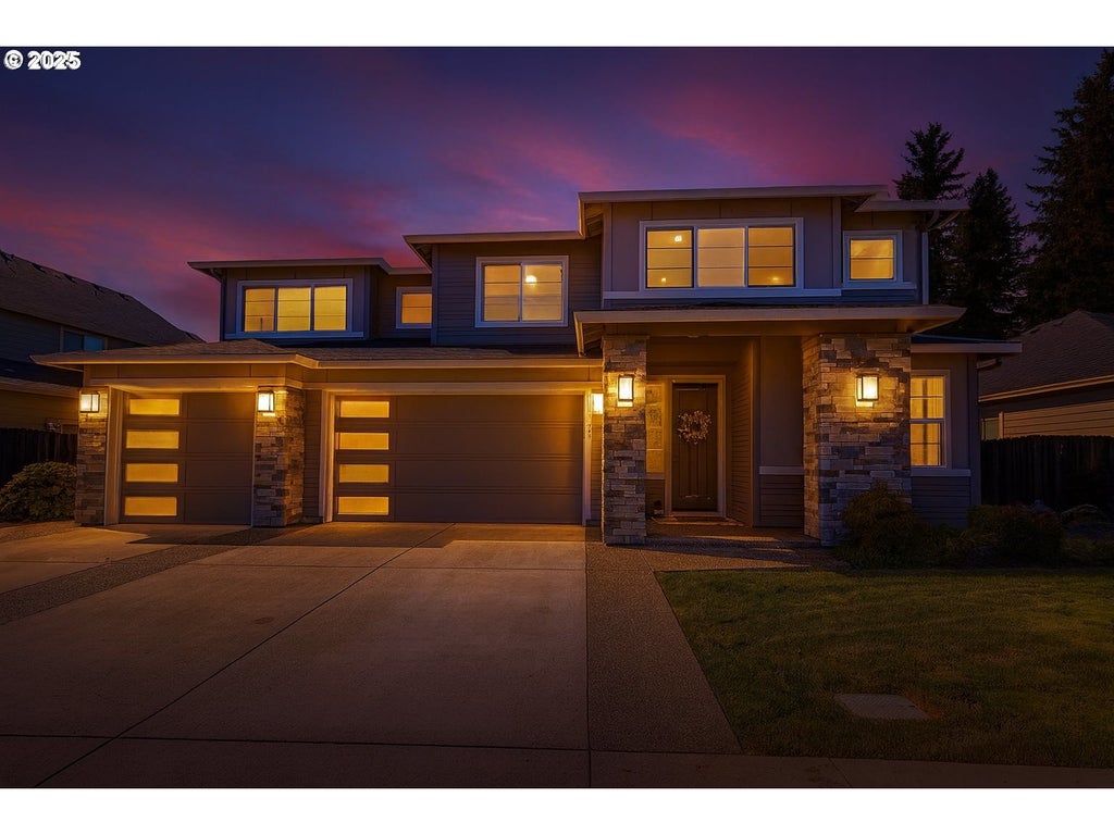 1243 S Fieldcrest Dr, Ridgefield