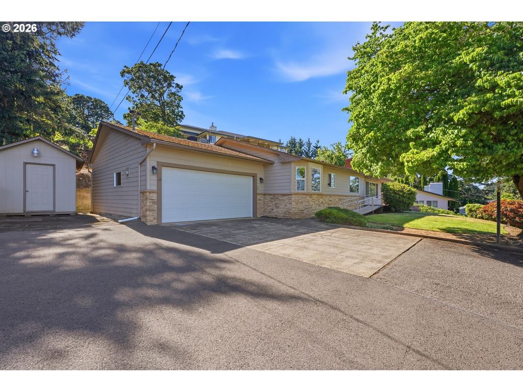 429 Stoneway Dr Nw, Salem