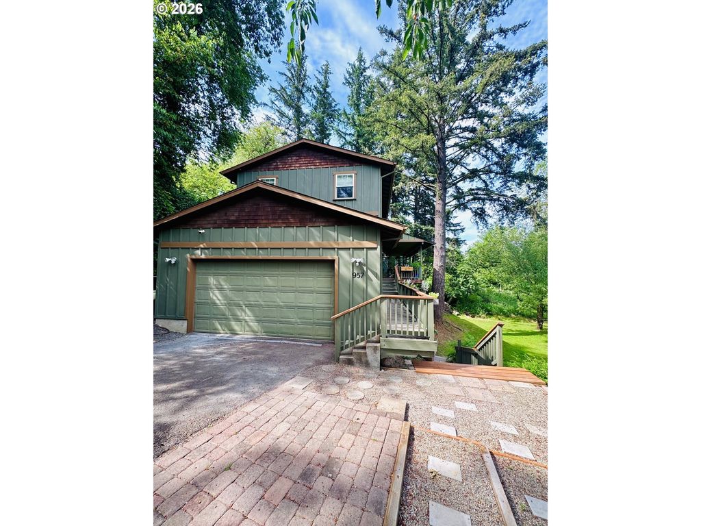 957 Sw Fellows St, McMinnville