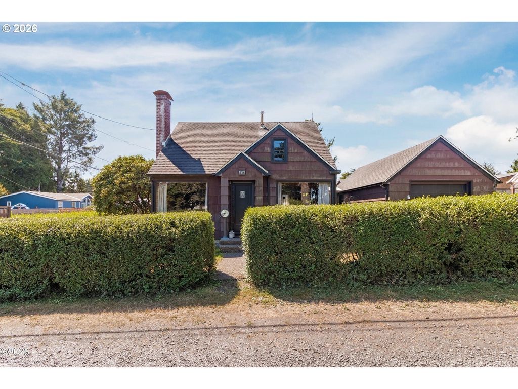 1822 Se 2nd St, Lincoln City