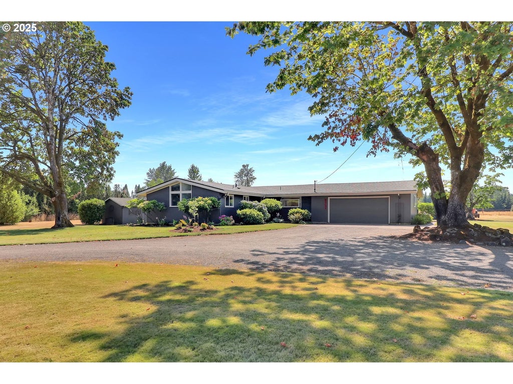 90774 Alvadore Rd, Junction City