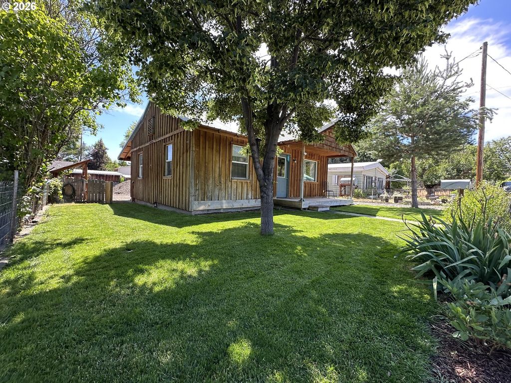 311 Nw Bridge St, John Day
