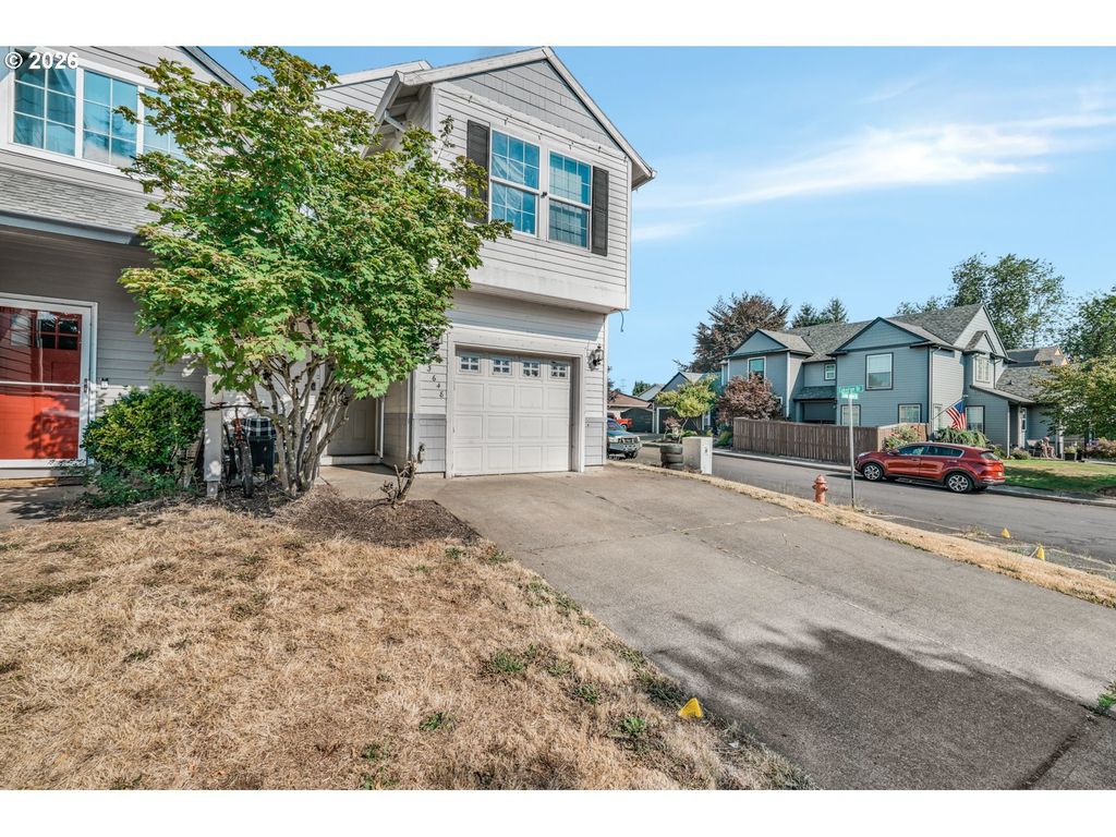 13648 Garden Meadow Dr, Oregon City